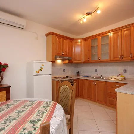 Apartments By The Sea Sutomiscica, Ugljan - 8474 Apartment