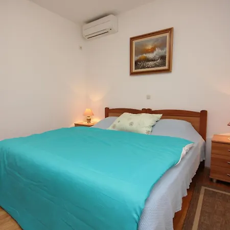 Apartments By The Sea Sutomiscica, Ugljan - 8474 Apartment *