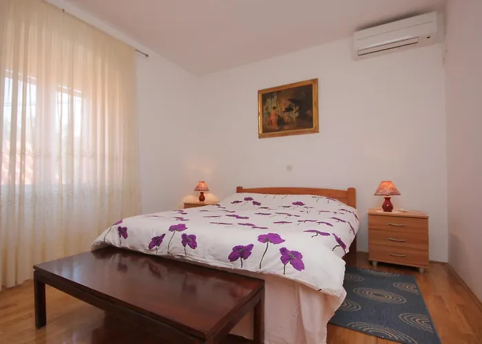 Apartamento By The Sea Sutomiscica, Ugljan - 8474 *