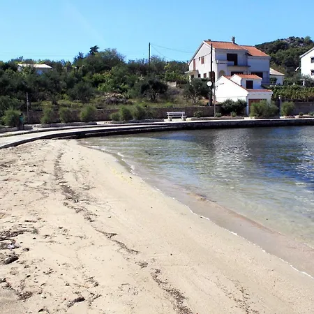 By The Sea Sutomiscica, Ugljan - 8474 *