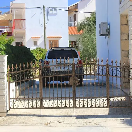 Appartement By The Sea Sutomiscica, Ugljan - 8474 Sutomiscica