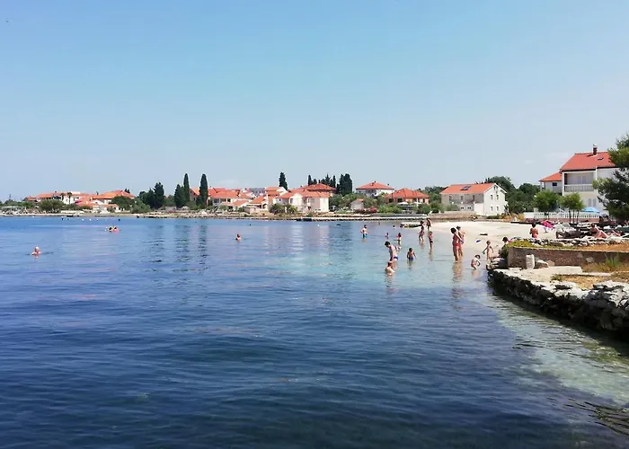 Apartments By The Sea Sutomiscica, Ugljan - 8474 Apartman Sutomiscica