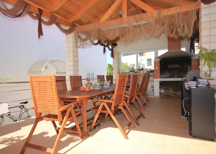 Apartman Apartments By The Sea Sutomiscica, Ugljan - 8474