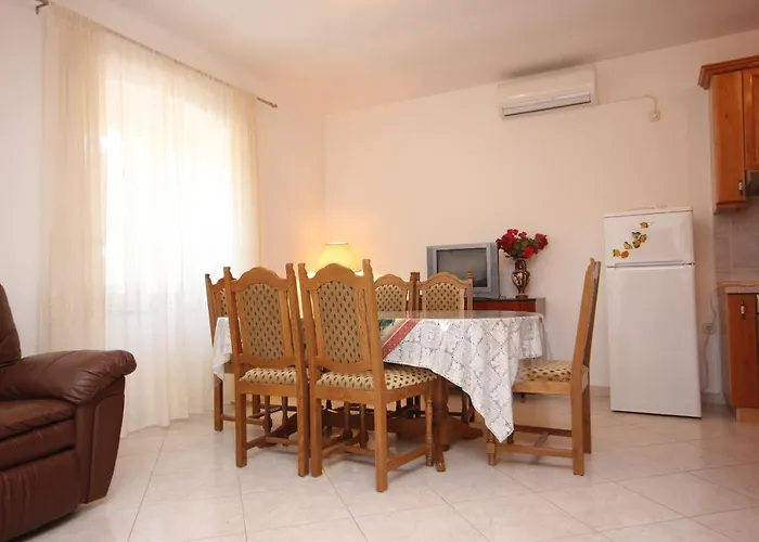 Apartman Apartments By The Sea Sutomiscica, Ugljan - 8474 Sutomiscica