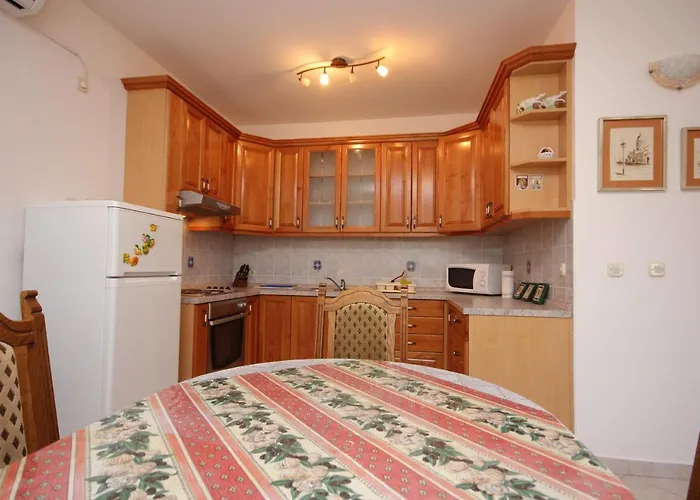 Apartman Apartments By The Sea Sutomiscica, Ugljan - 8474 Sutomiscica