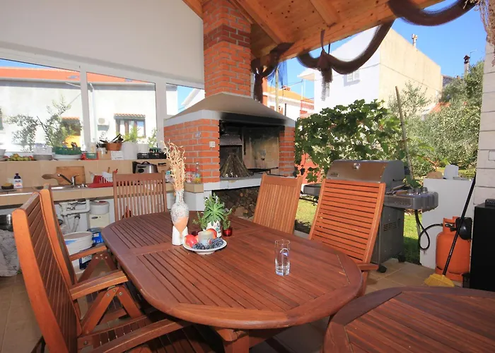 Apartments By The Sea Sutomiscica, Ugljan - 8474 Apartman *